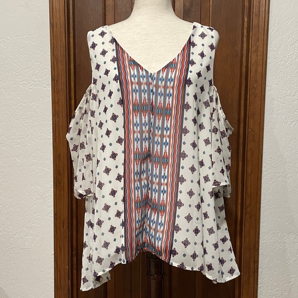 NWOT Cold Shoulder Aztec/Western Top Sz. 1X